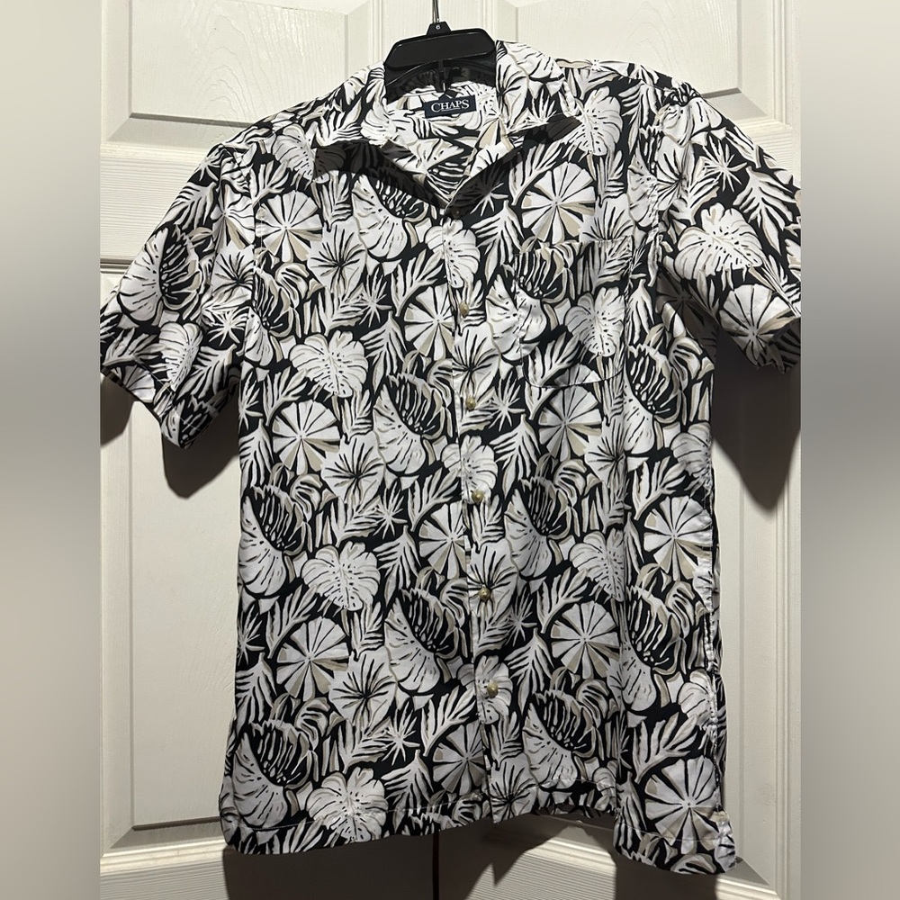 Chaps mens medium tropical floral button down shirt white and black